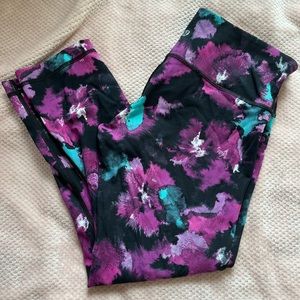 Lululemon wunder under crop size 6